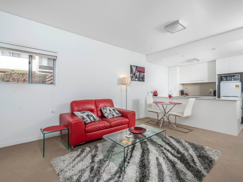 168/116 Easty Street, Phillip ACT 2606, Image 2