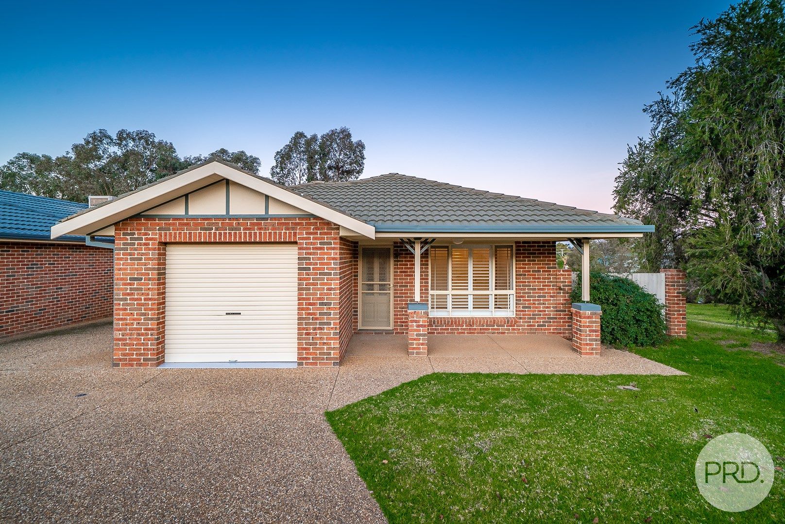 2/15 Roberts Way, Kooringal NSW 2650, Image 0