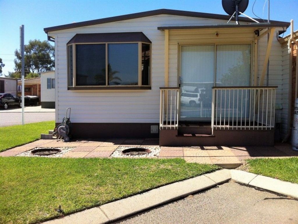 2 bedrooms Apartment / Unit / Flat in 50/30 Mangano Place WANNEROO WA, 6065