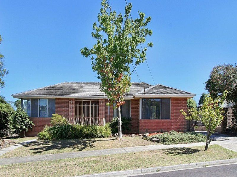 3 bedrooms House in 11 Moreton Crescent BUNDOORA VIC, 3083