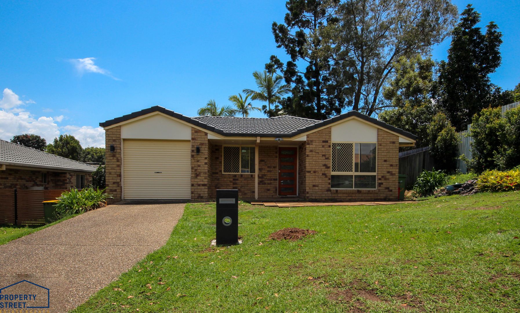 5 roper place kallangur