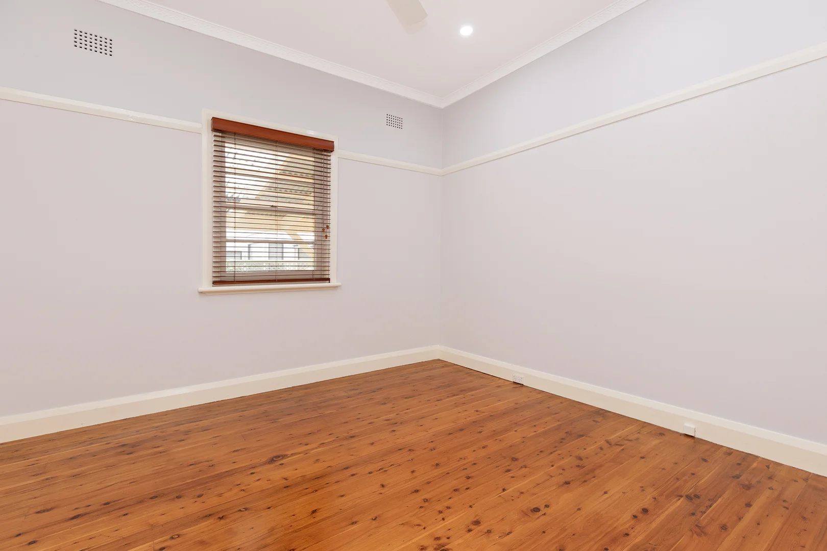 Additional image 11 of 2 Douglas Avenue, Tamworth NSW 2340