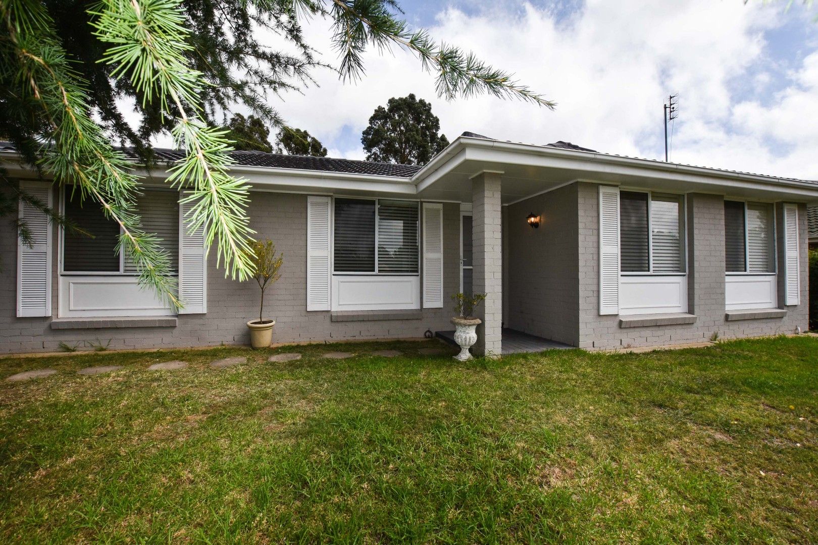 3 bedrooms House in 13 Willow Dr MOSS VALE NSW, 2577