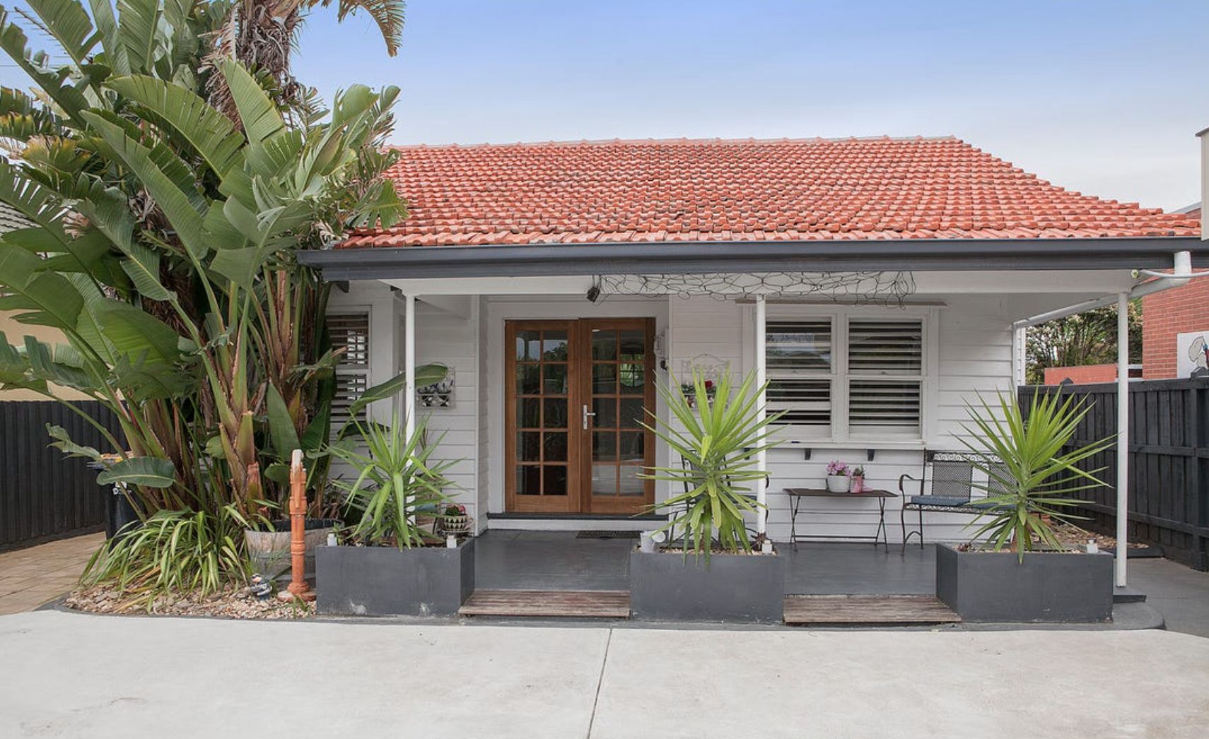 2 bedrooms Apartment / Unit / Flat in 1/17 King George Parade DANDENONG VIC, 3175