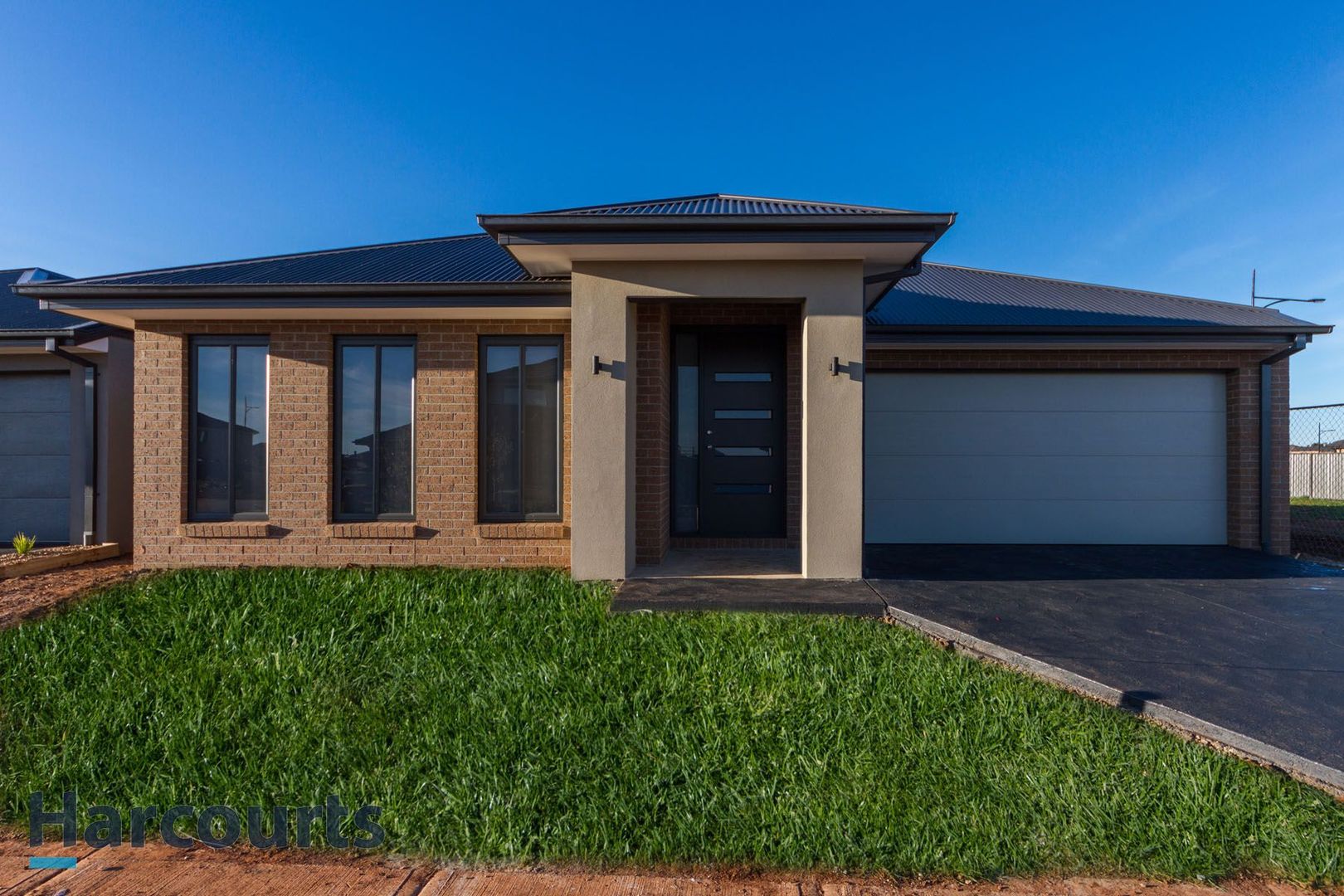 4 bedrooms House in 35 Arena Circuit MELTON SOUTH VIC, 3338