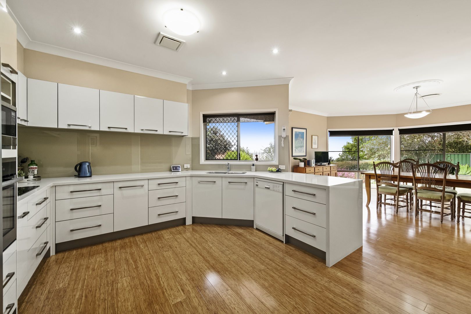 24 Windemere Terrace, Mount Lofty QLD 4350, Image 2