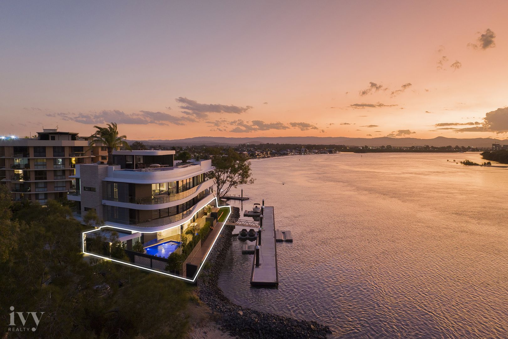 1/2 Paradise Parade, Paradise Point QLD 4216 Domain