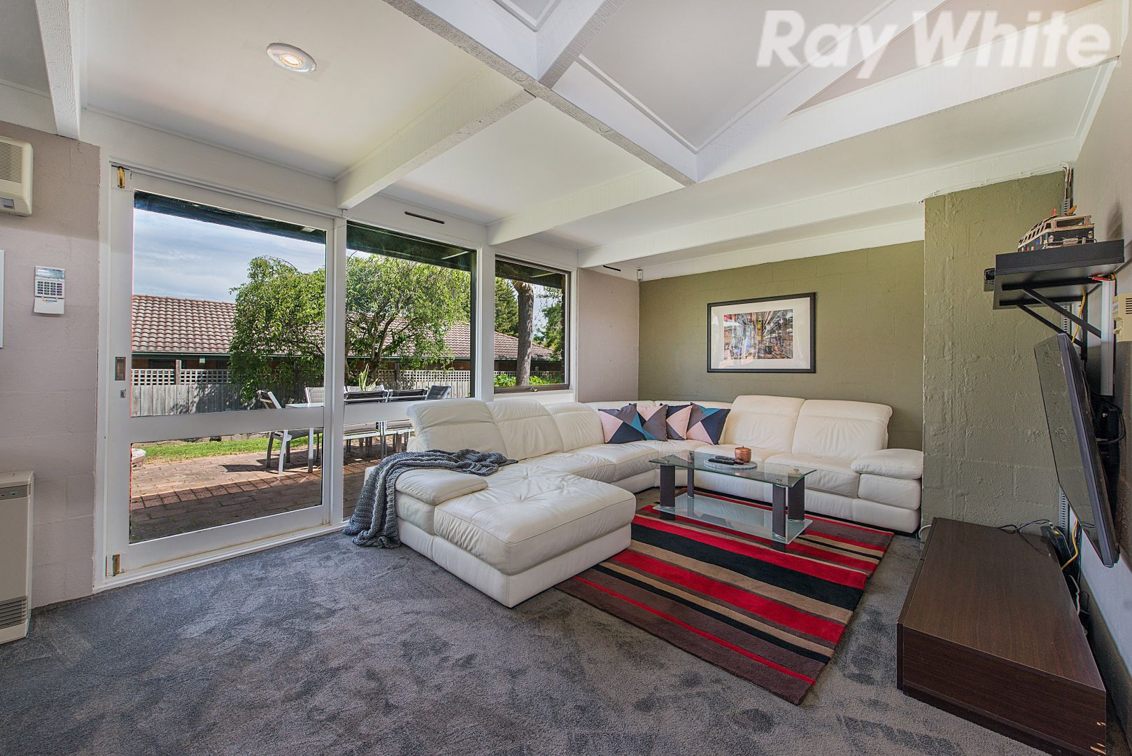 53 Landscape Drive, Mooroolbark VIC 3138, Image 2