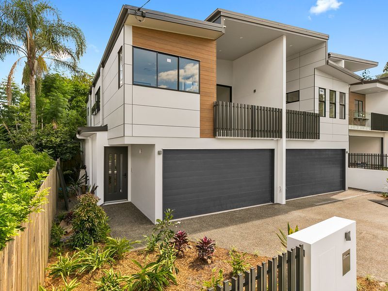4 bedrooms Townhouse in 8 Sixth Avenue BALMORAL QLD, 4171