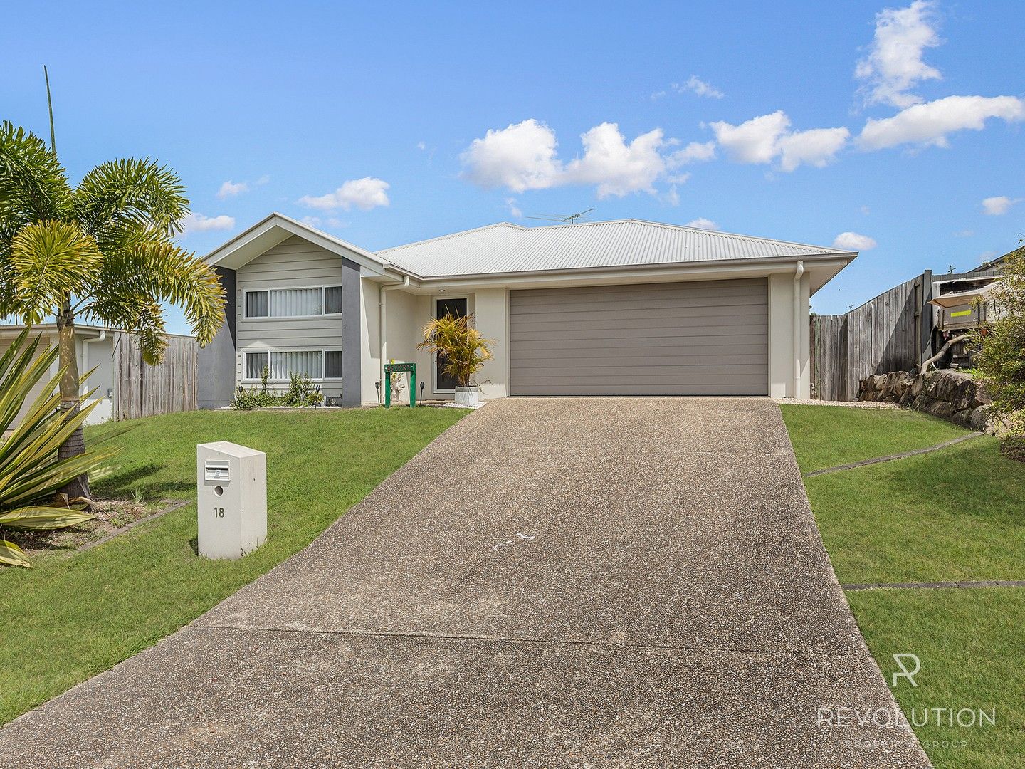 4 bedrooms House in 18 Freya Street BRASSALL QLD, 4305