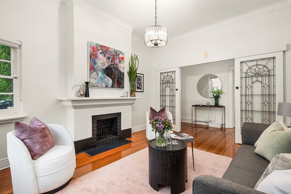 2 bedrooms Apartment / Unit / Flat in 1/2 Avoca Avenue ELWOOD VIC, 3184