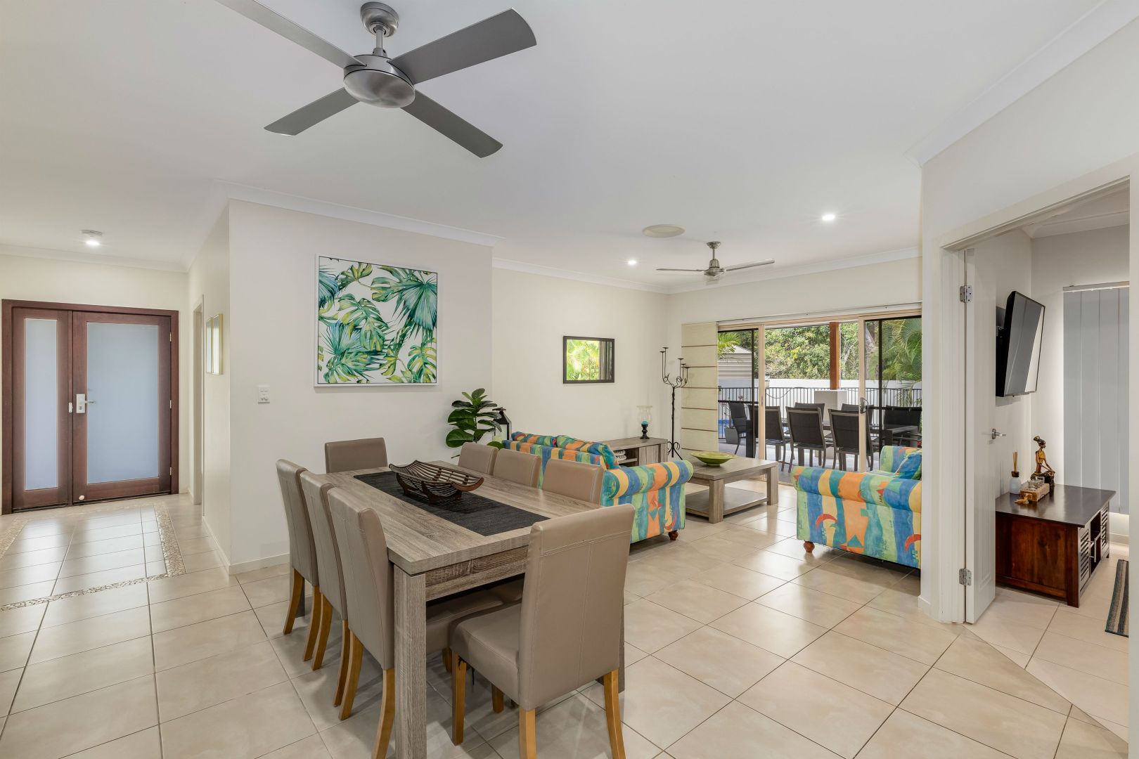 11 Bali Hi Place, Jubilee Pocket QLD 4802, Image 2