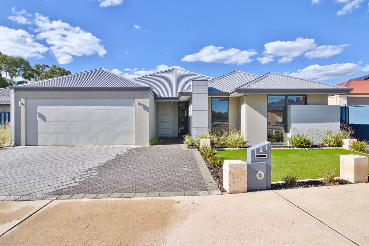 4 bedrooms House in 121 Pleasantview Parade BALDIVIS WA, 6171