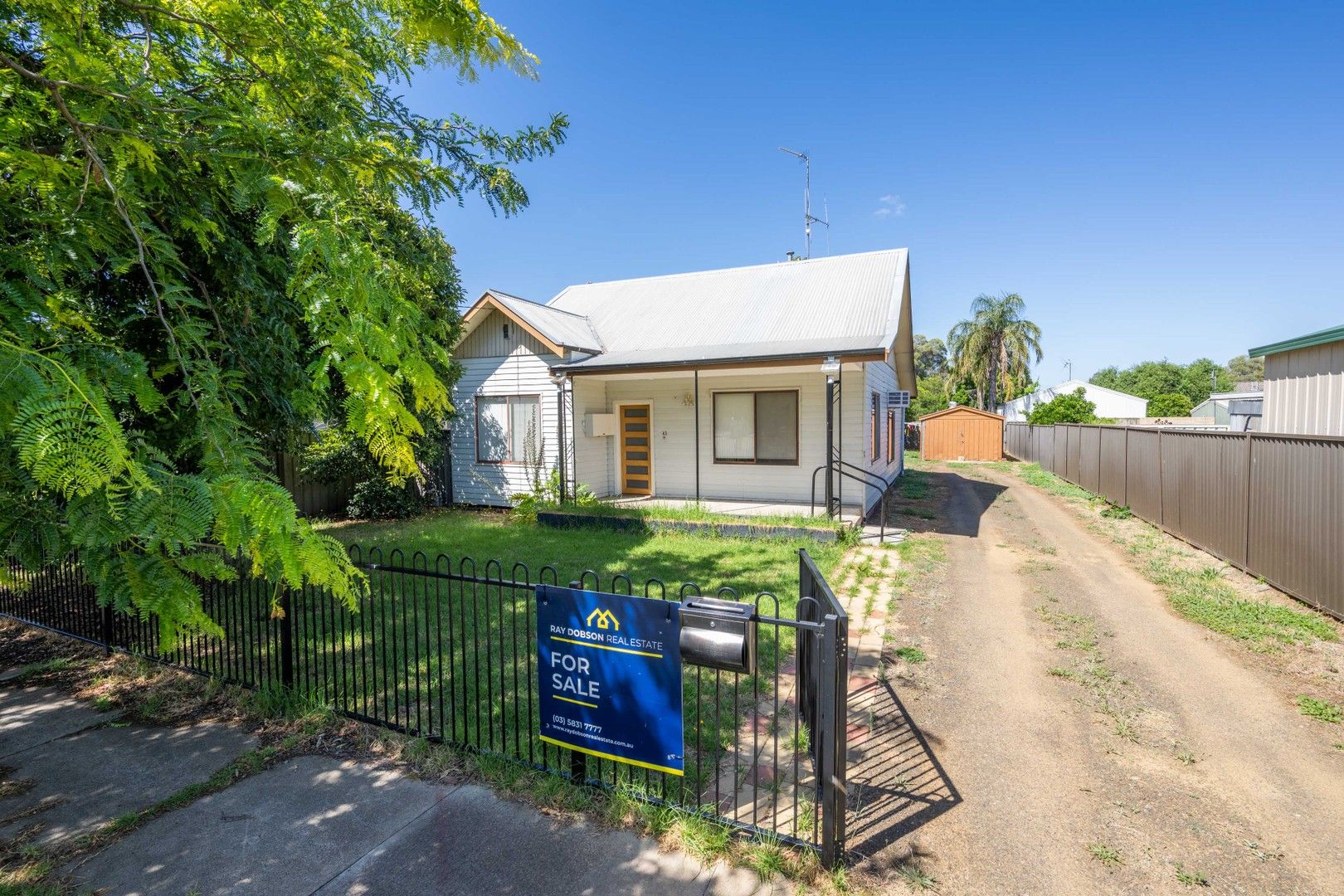 3 bedrooms House in 43 Mackellar Crescent MOOROOPNA VIC, 3629