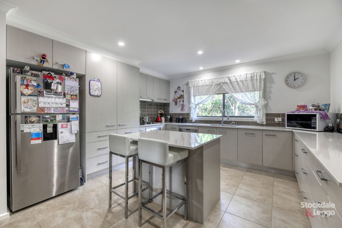 37 Smallburn Avenue, Newborough VIC 3825, Image 2