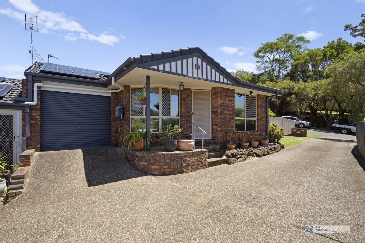 1/2 Lovat Brae Court, Banora Point NSW 2486