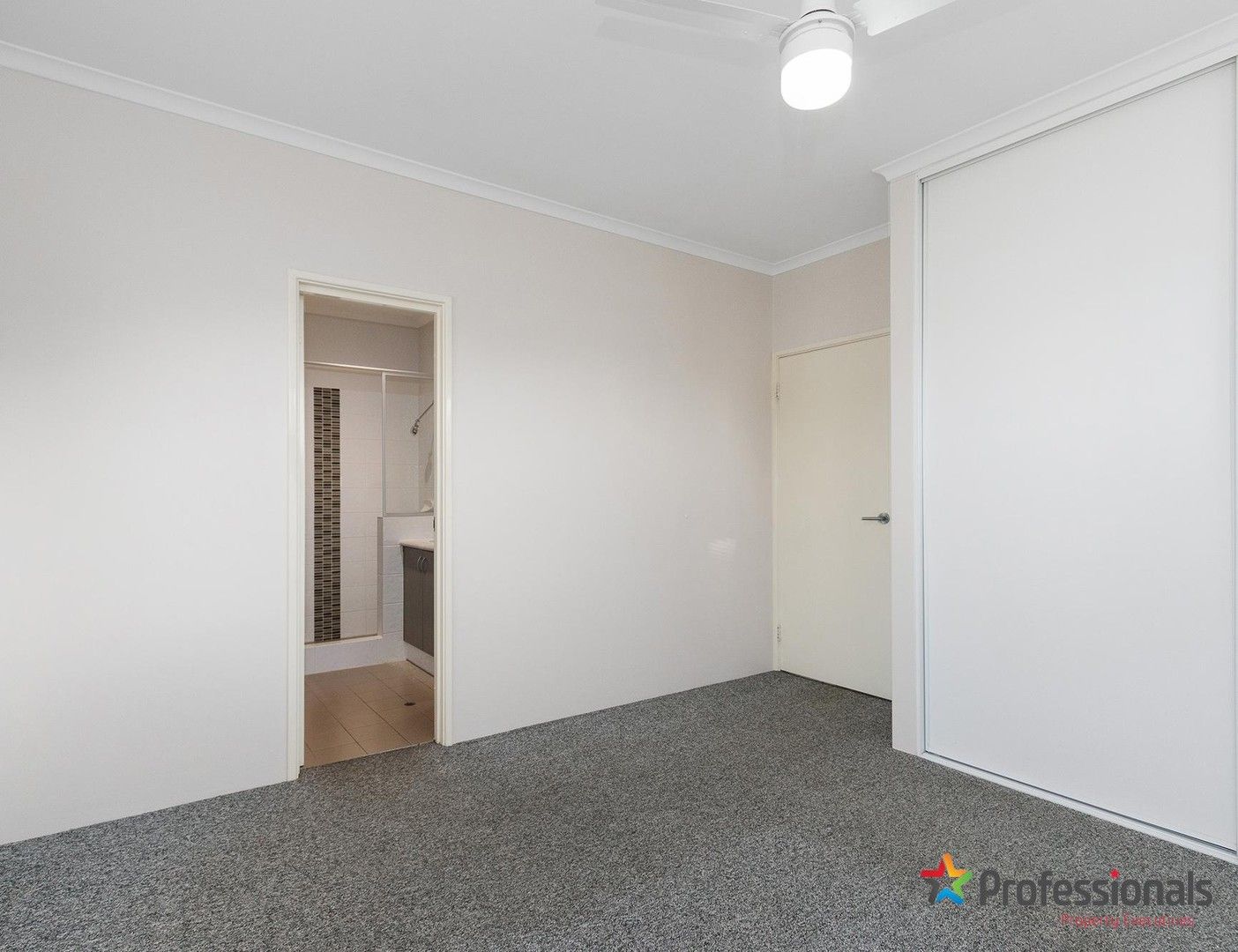 3 bedrooms House in 1/18 Crossville Way SUCCESS WA, 6164