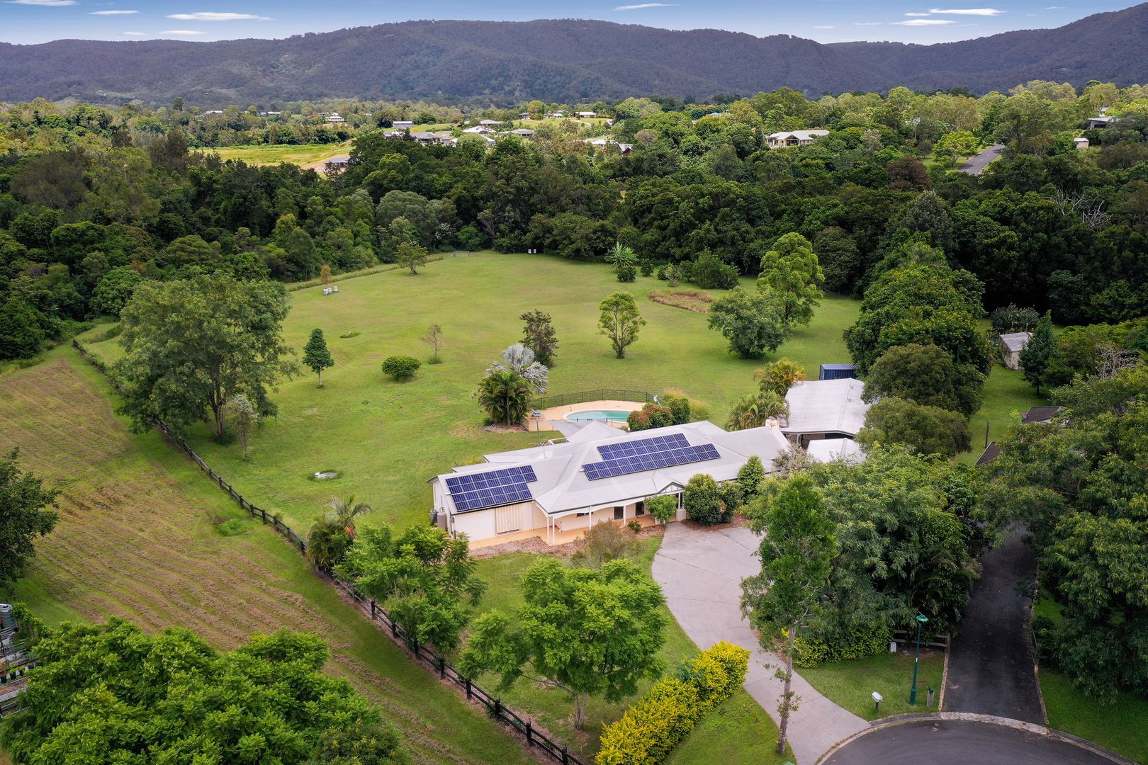 32 Castlewood Court, Samford Valley Property History & Address