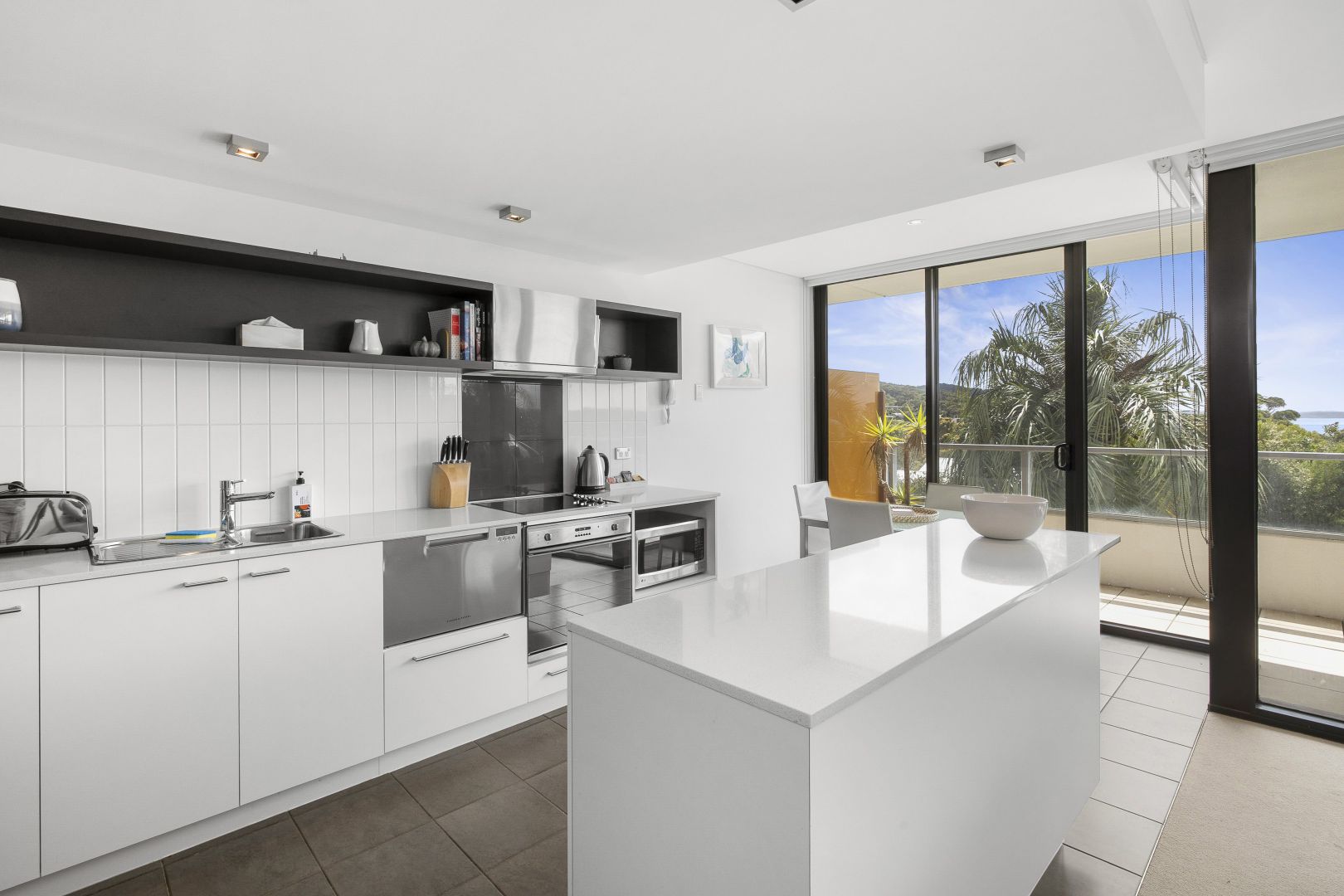 11/4 Smith Street, Lorne VIC 3232, Image 2