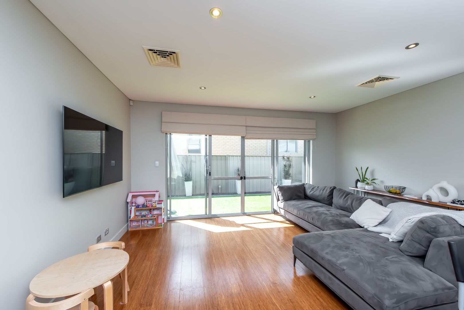 5/4 Rotherfield Road, Westminster WA 6061, Image 2