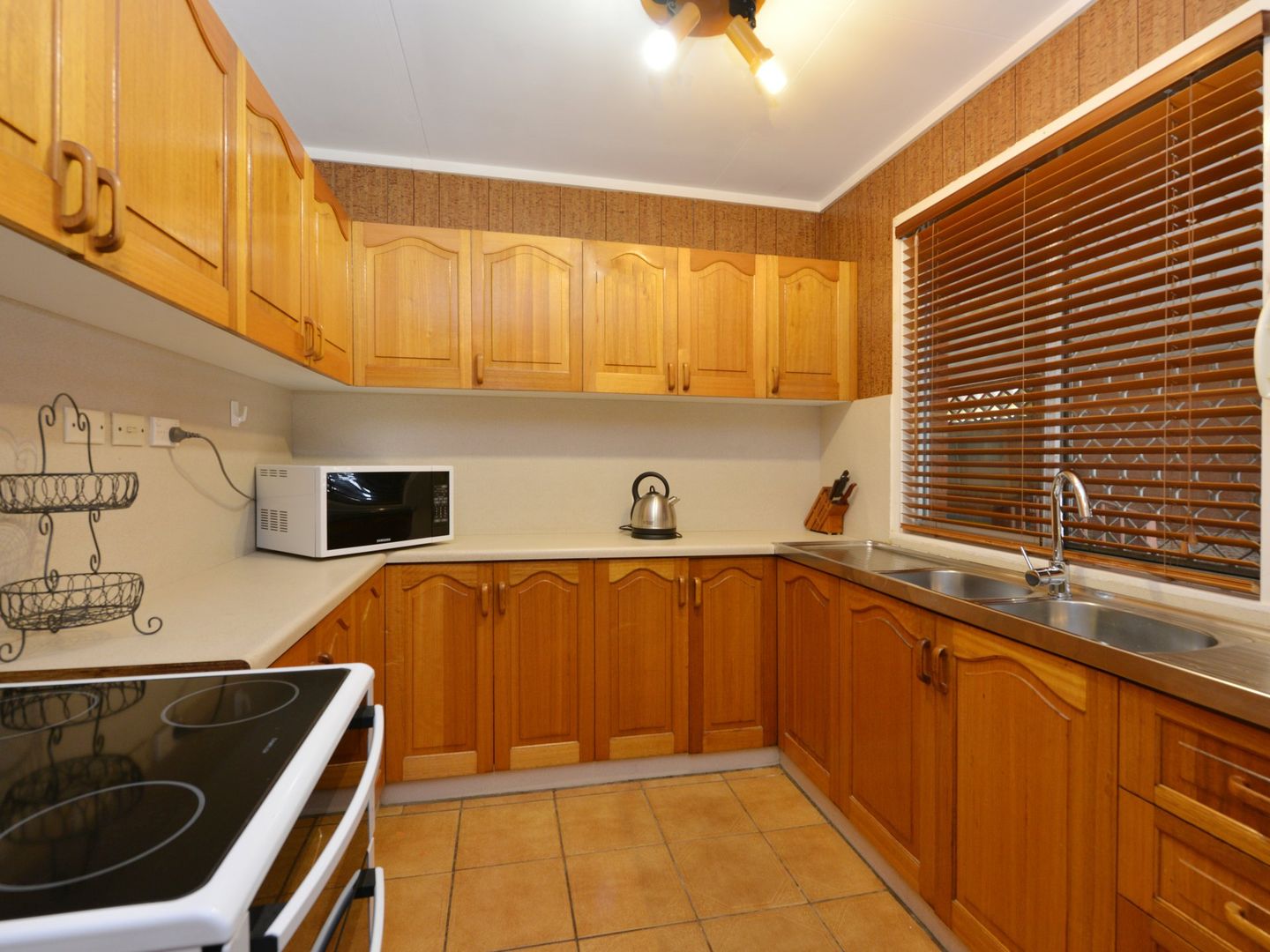 10 Compass Close, Edge Hill QLD 4870, Image 2