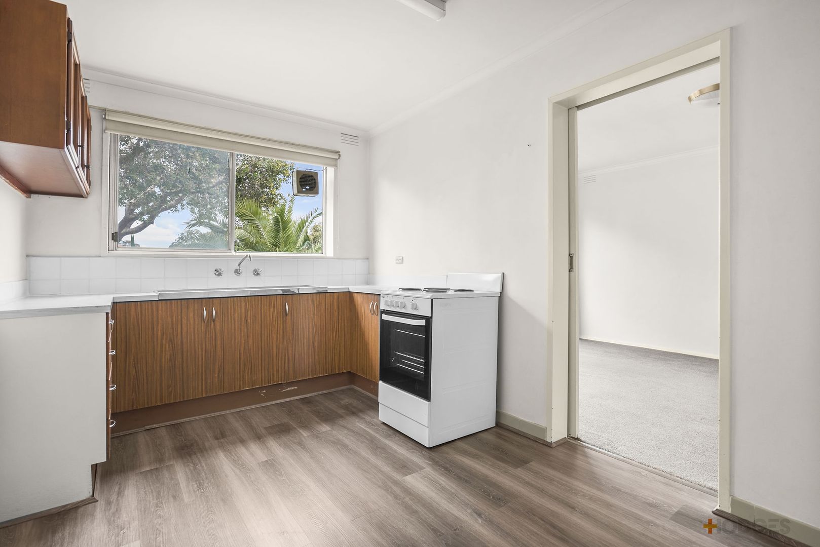 1/23 Higham Street, Cheltenham VIC 3192 Apartment For Rent 350