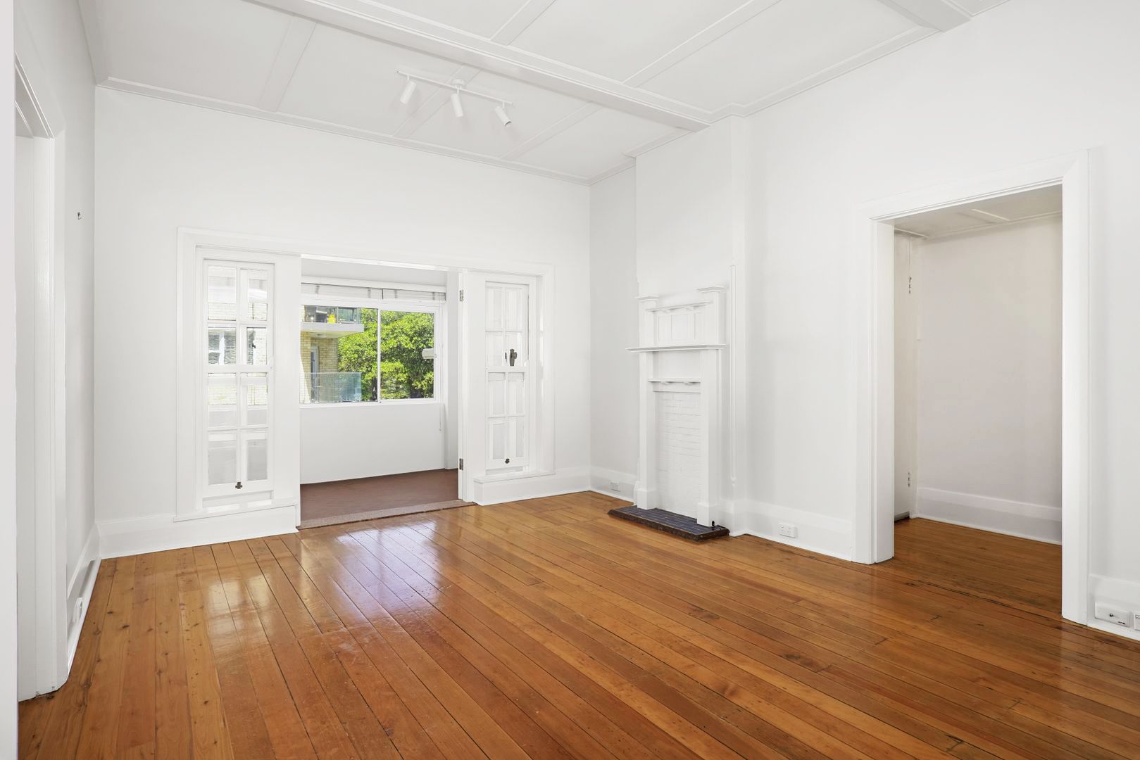 2 bedrooms Apartment / Unit / Flat in 2/93 West Esplanade MANLY NSW, 2095