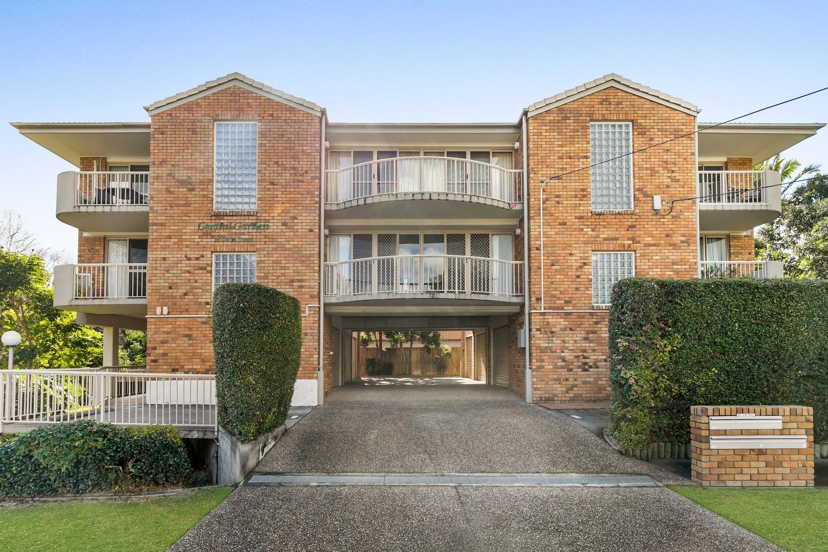 2 bedrooms Apartment / Unit / Flat in 2/18 Cecil St INDOOROOPILLY QLD, 4068