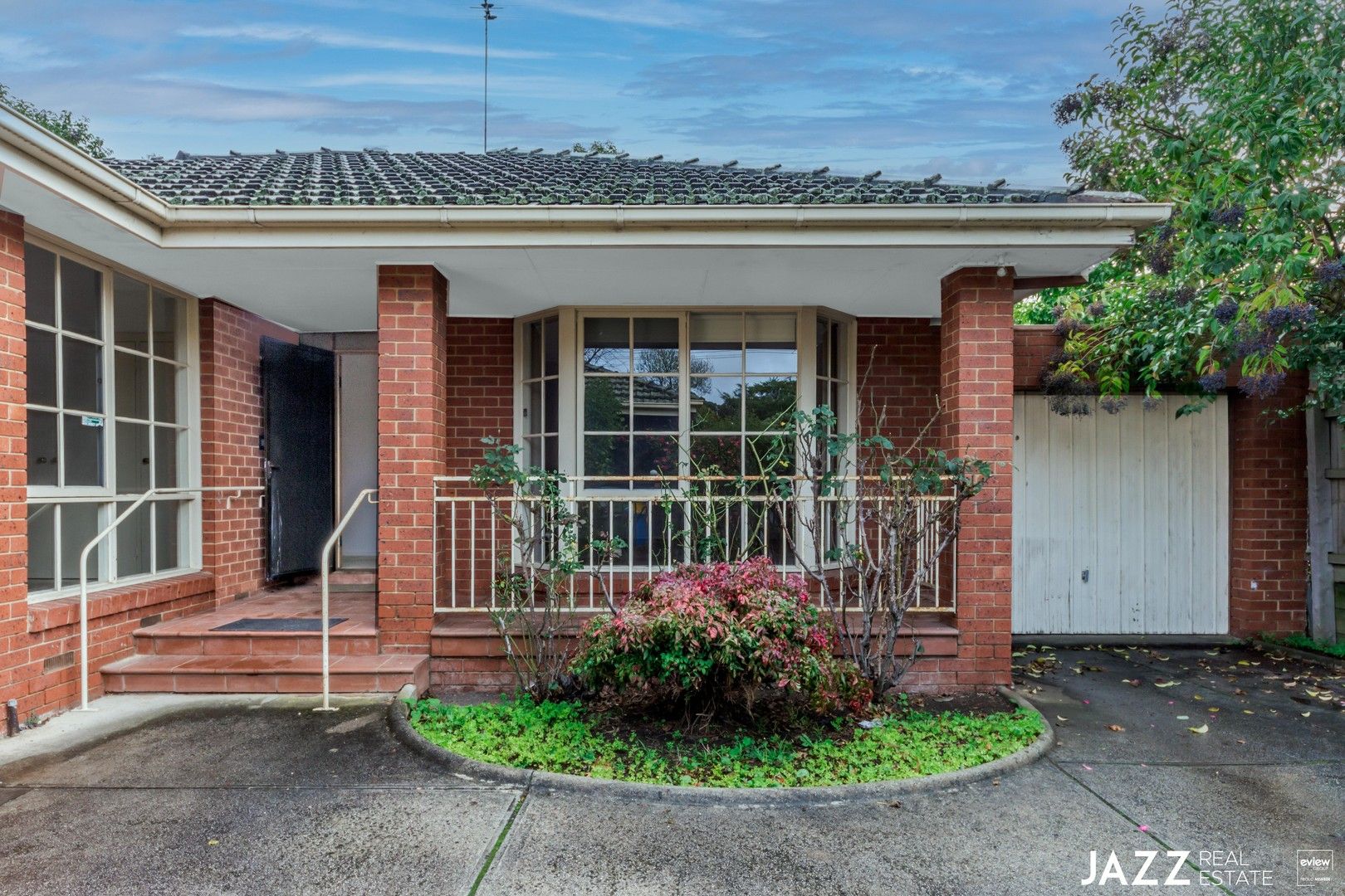 3 bedrooms House in 2/4 Bernborough Avenue BALWYN VIC, 3103