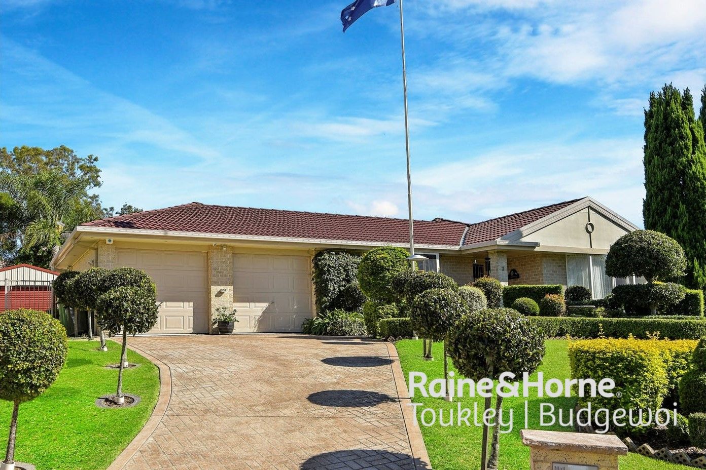 4 bedrooms House in 3 Grey Gum Close HAMLYN TERRACE NSW, 2259