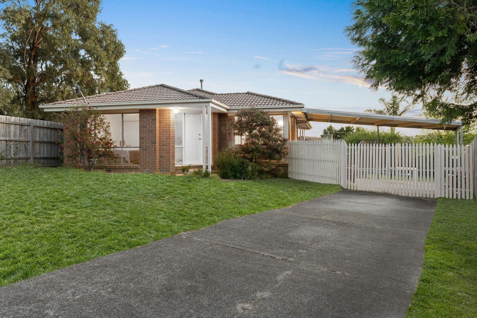 15 Victor Court, Hampton Park VIC 3976, Image 0