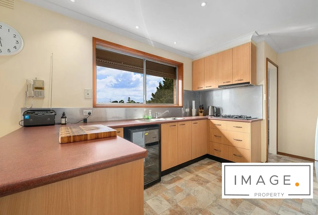 Additional image 3 of 38 Valley Cres, Glenroy VIC 3046
