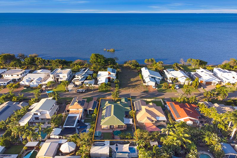4 bedrooms House in 33 Waterview Dr BUSHLAND BEACH QLD, 4818