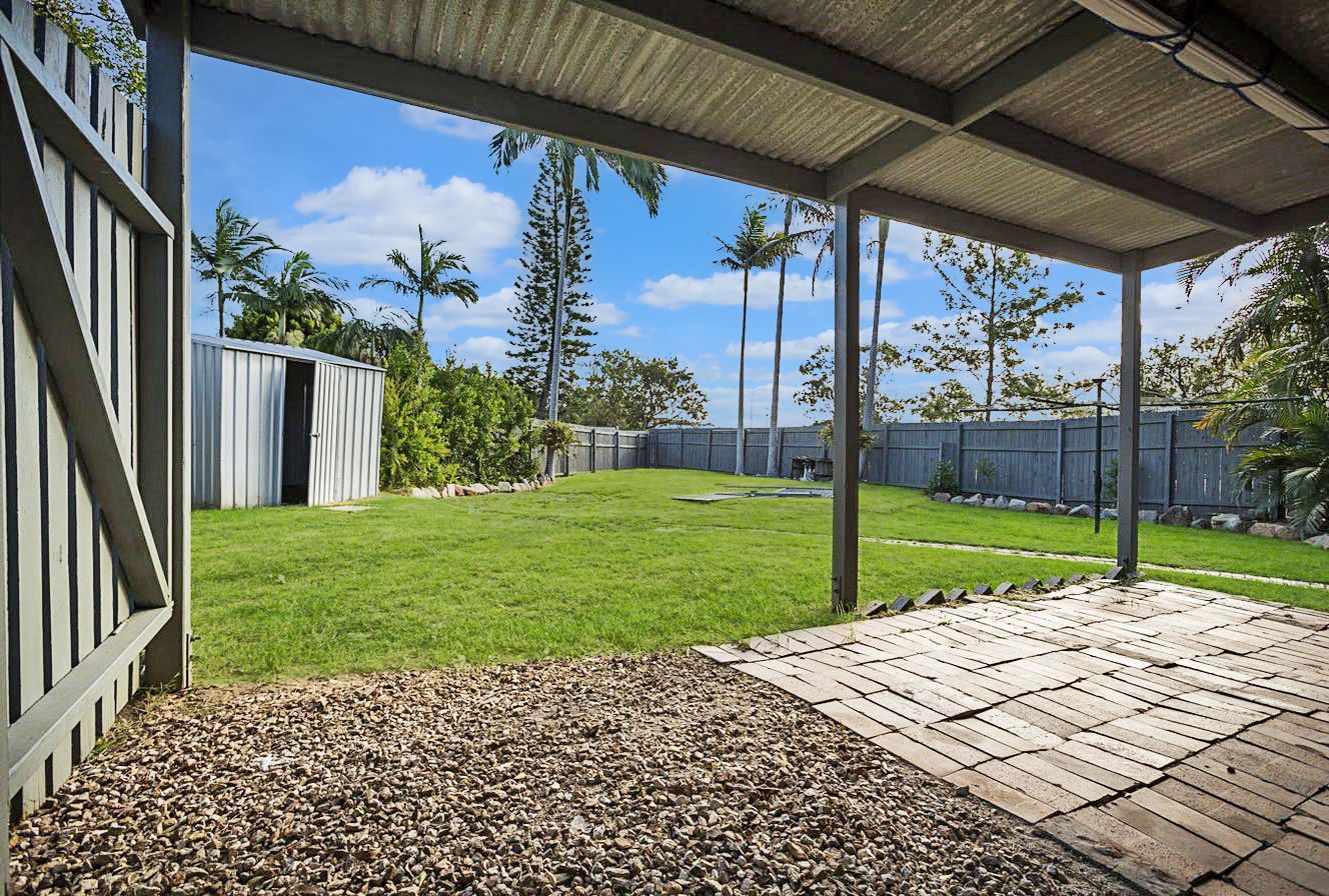 4 bedrooms House in 27 Pamrick Crescent CLONTARF QLD, 4019