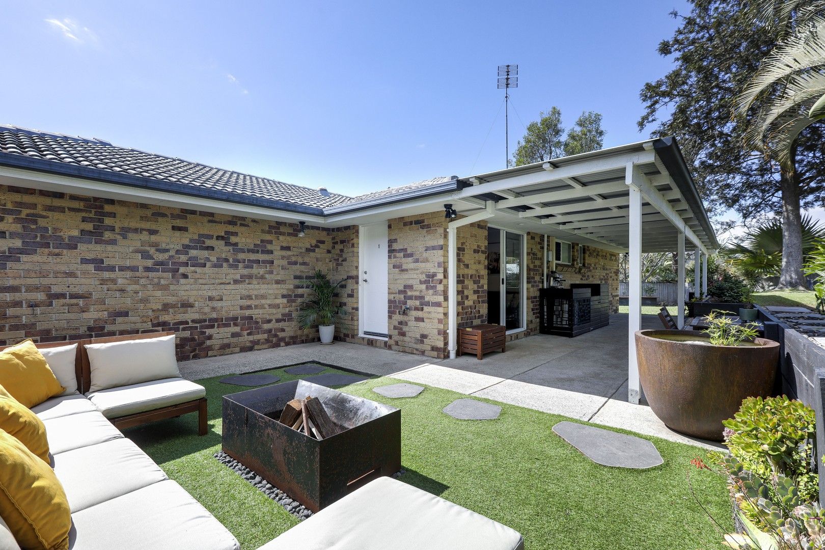 2 bedrooms Duplex in 1/6 Musical Court OXENFORD QLD, 4210