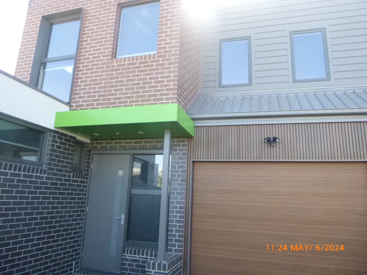 3 bedrooms Apartment / Unit / Flat in 4/36 ROYAL AVENUE SPRINGVALE VIC, 3171