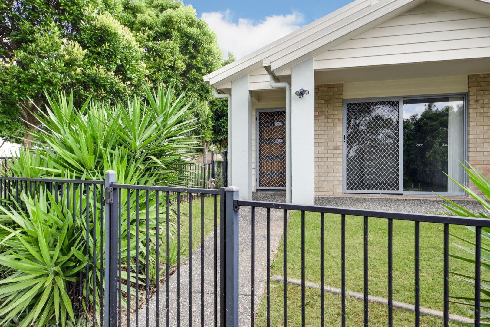 3 bedrooms Townhouse in 26 Carnarvon Court PIMPAMA QLD, 4209