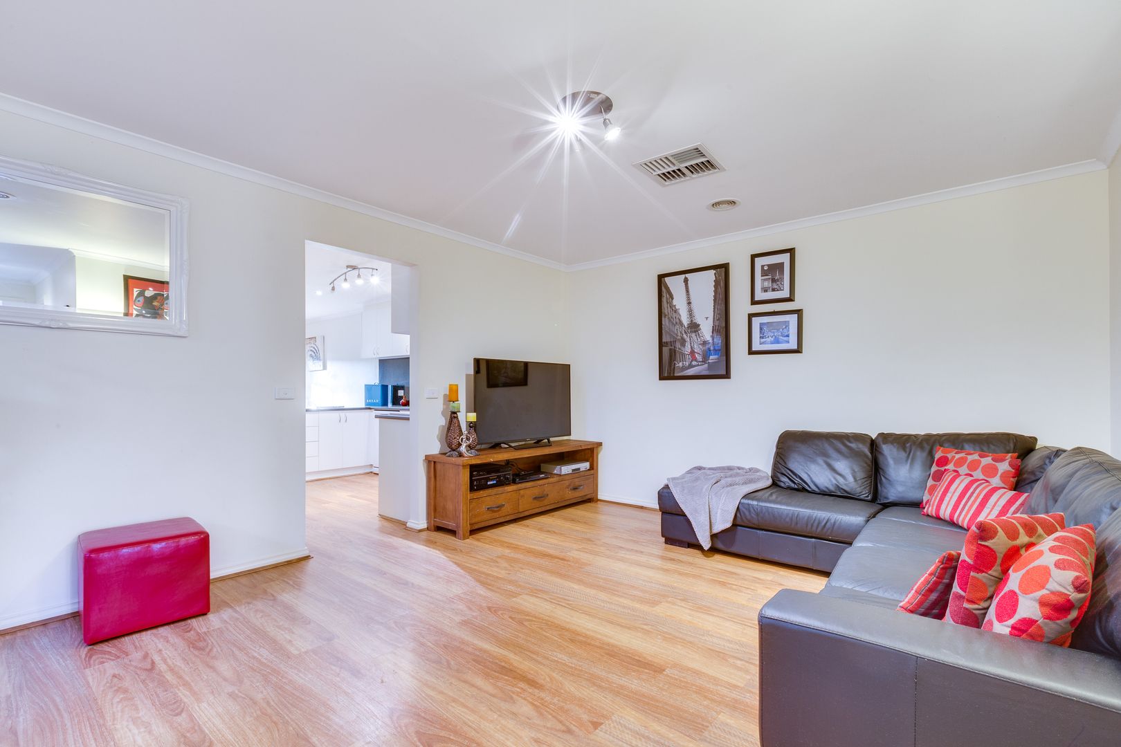 1/5 Elgin Close, Hillside VIC 3037, Image 1