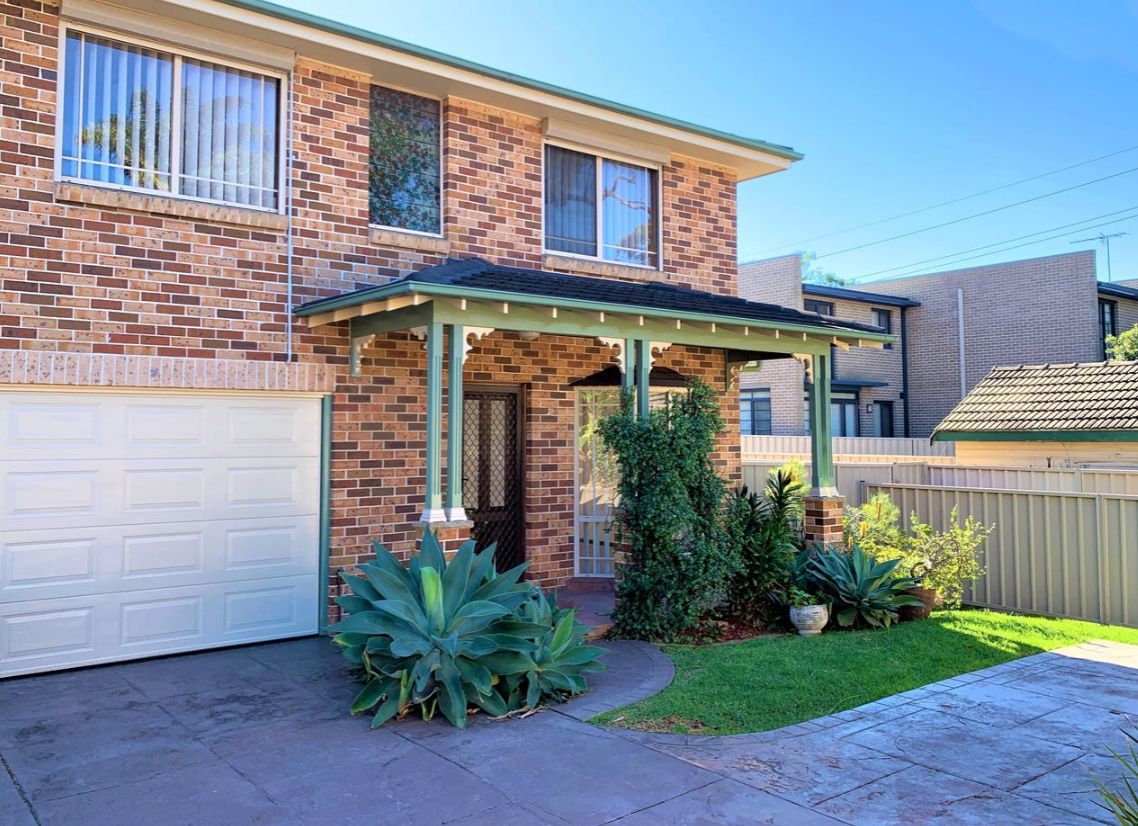 2 745 kingsway gymea