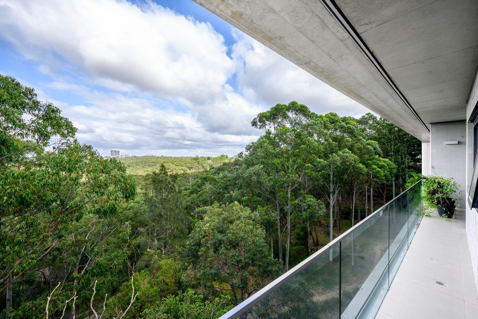 3 bedrooms Apartment / Unit / Flat in 344/5-7 Dunstan Grove LINDFIELD NSW, 2070