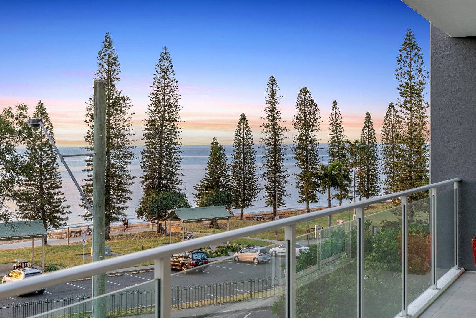 3 bedrooms Apartment / Unit / Flat in 10/17-23 Marine Parade REDCLIFFE QLD, 4020