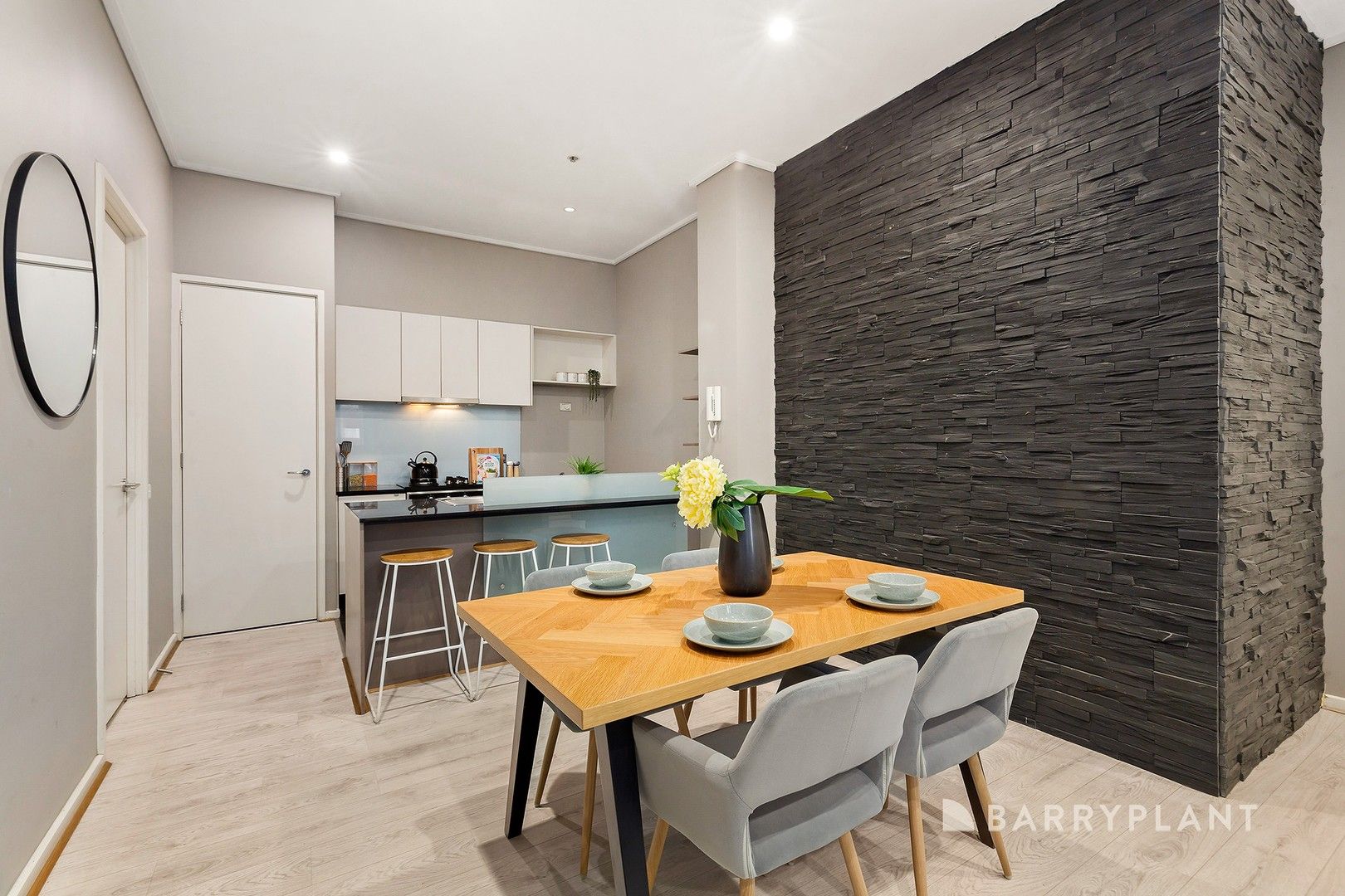 2/171 City Road, Southbank VIC 3006, Image 2