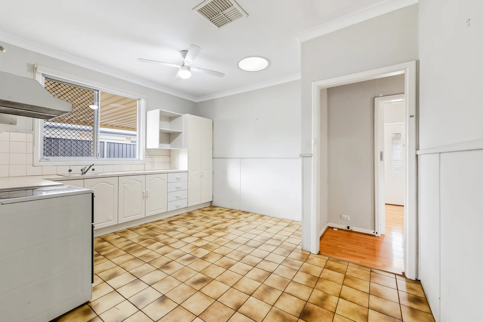 Additional image 19 of 203 Gabriel Street, Cloverdale WA 6105