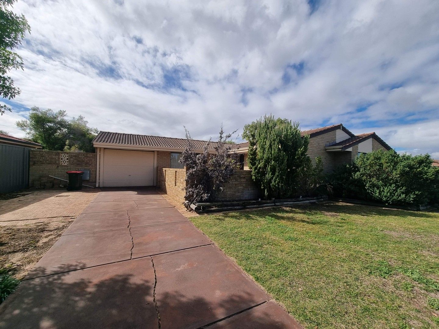 3 bedrooms House in 31 Cutter Road WAIKIKI WA, 6169