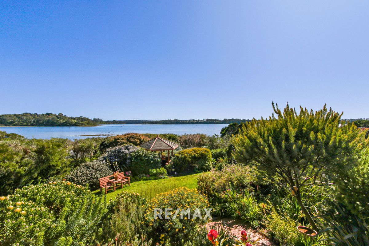 96 Lakeside Drive, Lake Tyers Beach VIC 3909, Image 2