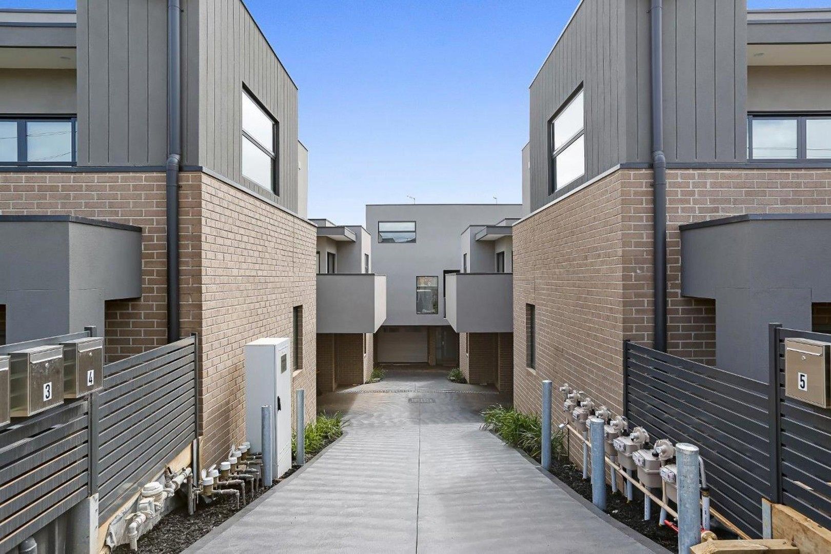 2 bedrooms Townhouse in 5/5 Northumberland Road PASCOE VALE VIC, 3044