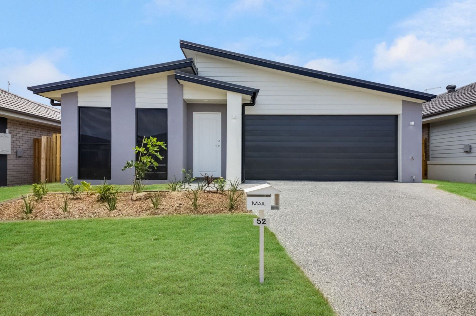 4 bedrooms House in 52 Barnyard Drive PARK RIDGE QLD, 4125