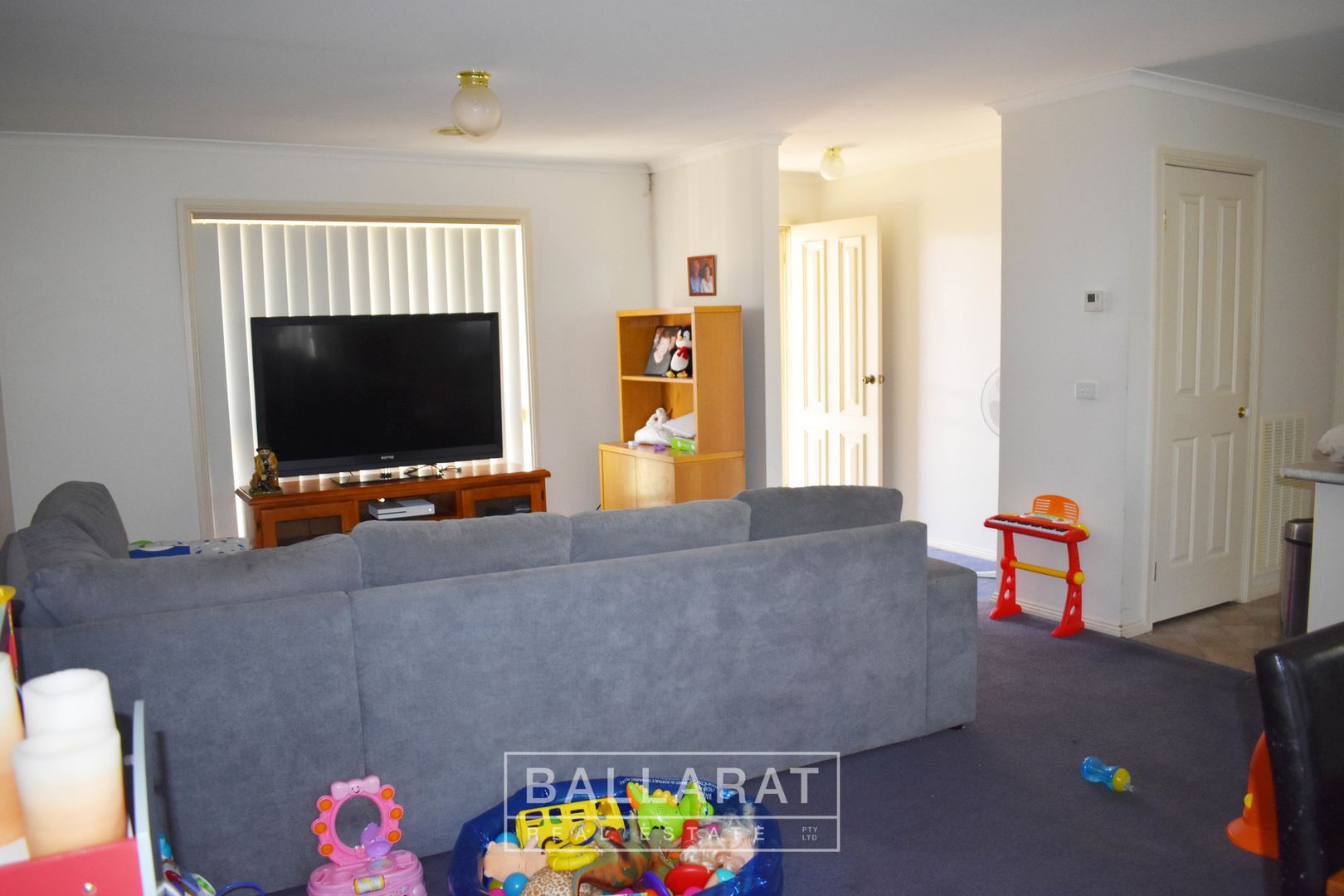 4/4 Haines Street, Brown Hill VIC 3350, Image 2