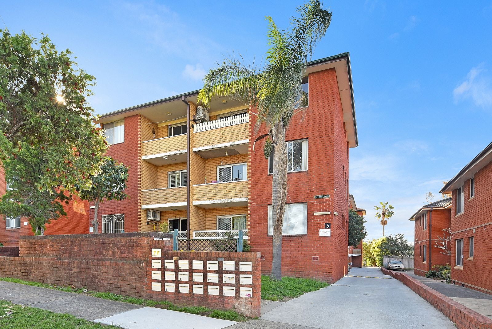 2 bedrooms Apartment / Unit / Flat in 14/5 Phillip Street ROSELANDS NSW, 2196