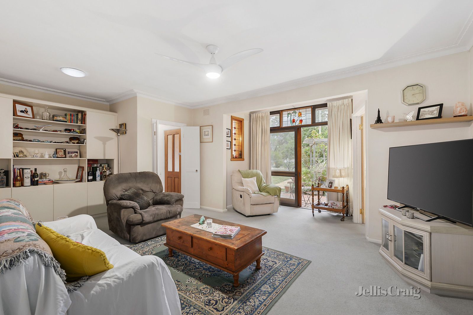 1 View Hill Crescent, Eltham VIC 3095, Image 2